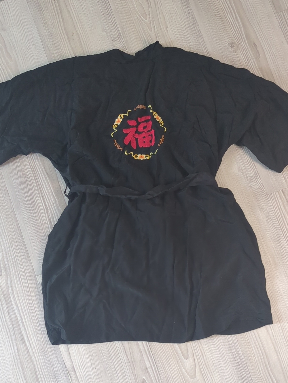 Silver Lake Black Satin Kimono Robe Embroidered Good Fortune Size Large